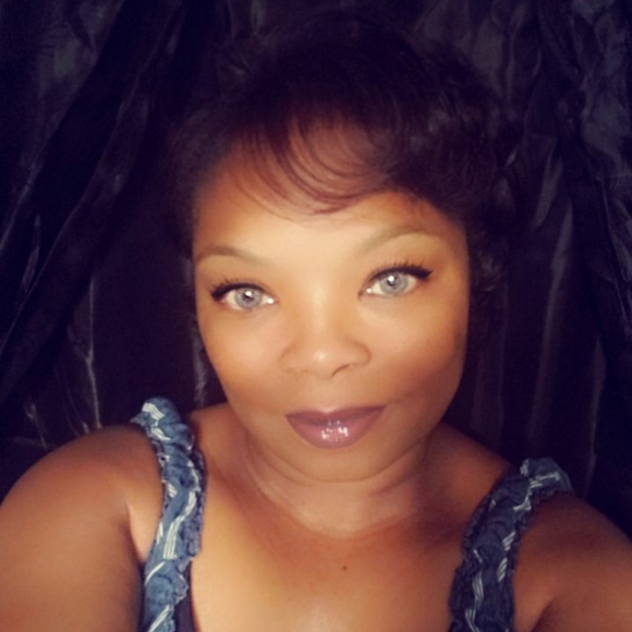 Meet your Posher, Tonya - Picture 2 of 16